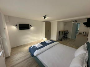 Julia Apartments